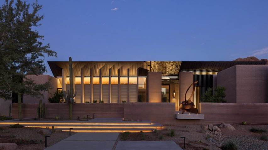 Desert Fairway Residence in Arizona by Kendle Design Collaborative