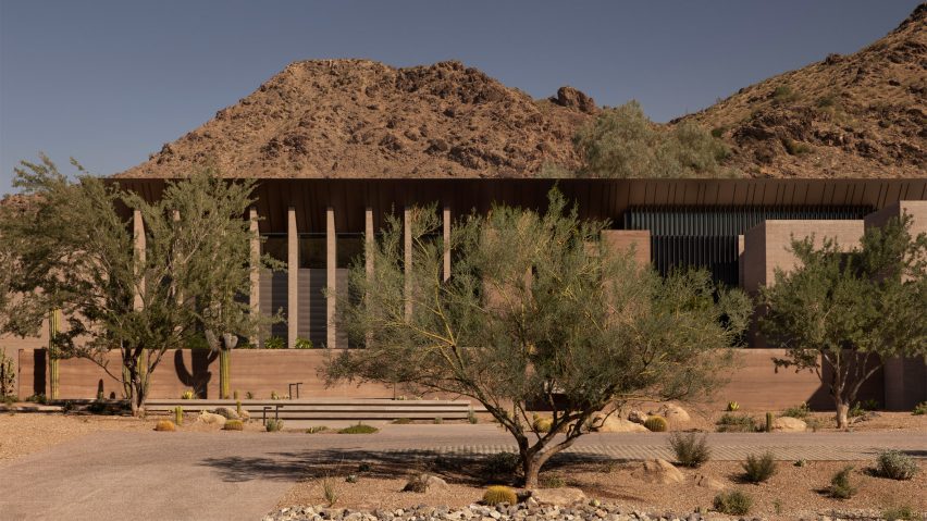 Desert Fairway Residence in Arizona by Kendle Design Collaborative