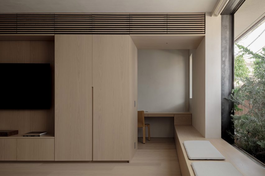 House in Minami-Azabu by Keiji Ashizawa