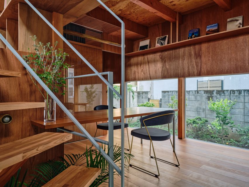 House in Nakano by HOAA