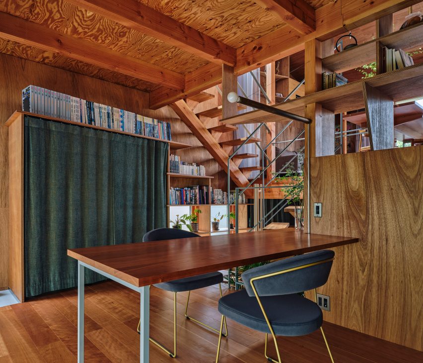 House in Nakano by HOAA