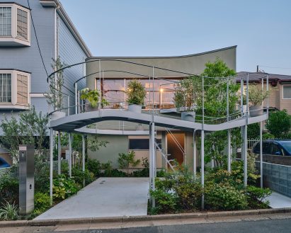 House in Nakano by HOAA