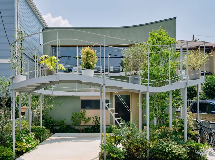 House in Nakano by HOAA