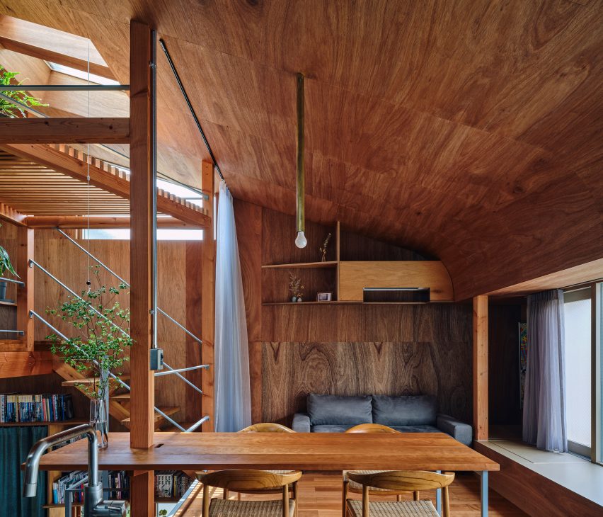 House in Nakano by HOAA