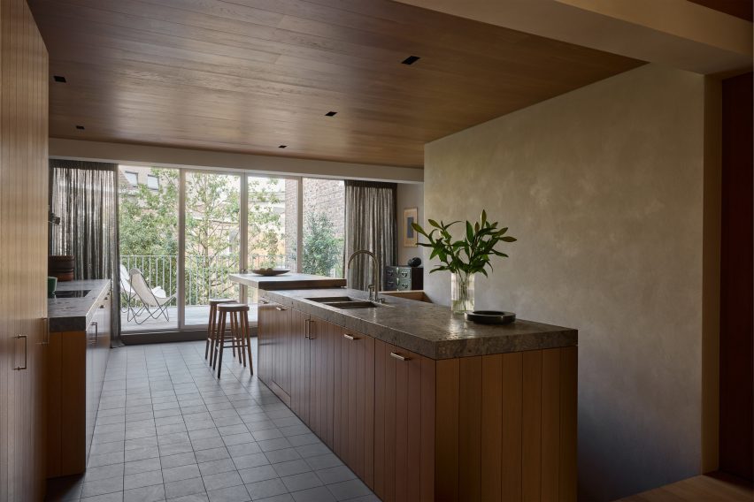 Kitchen counter in Townhouse VI in Kortrijk by Decancq Vercruysse