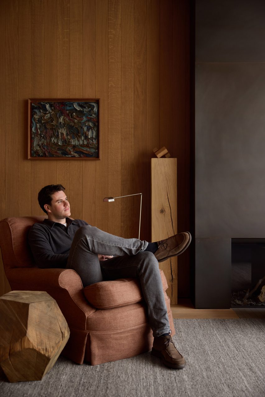 Emiel Vercruysse sitting on his armchair