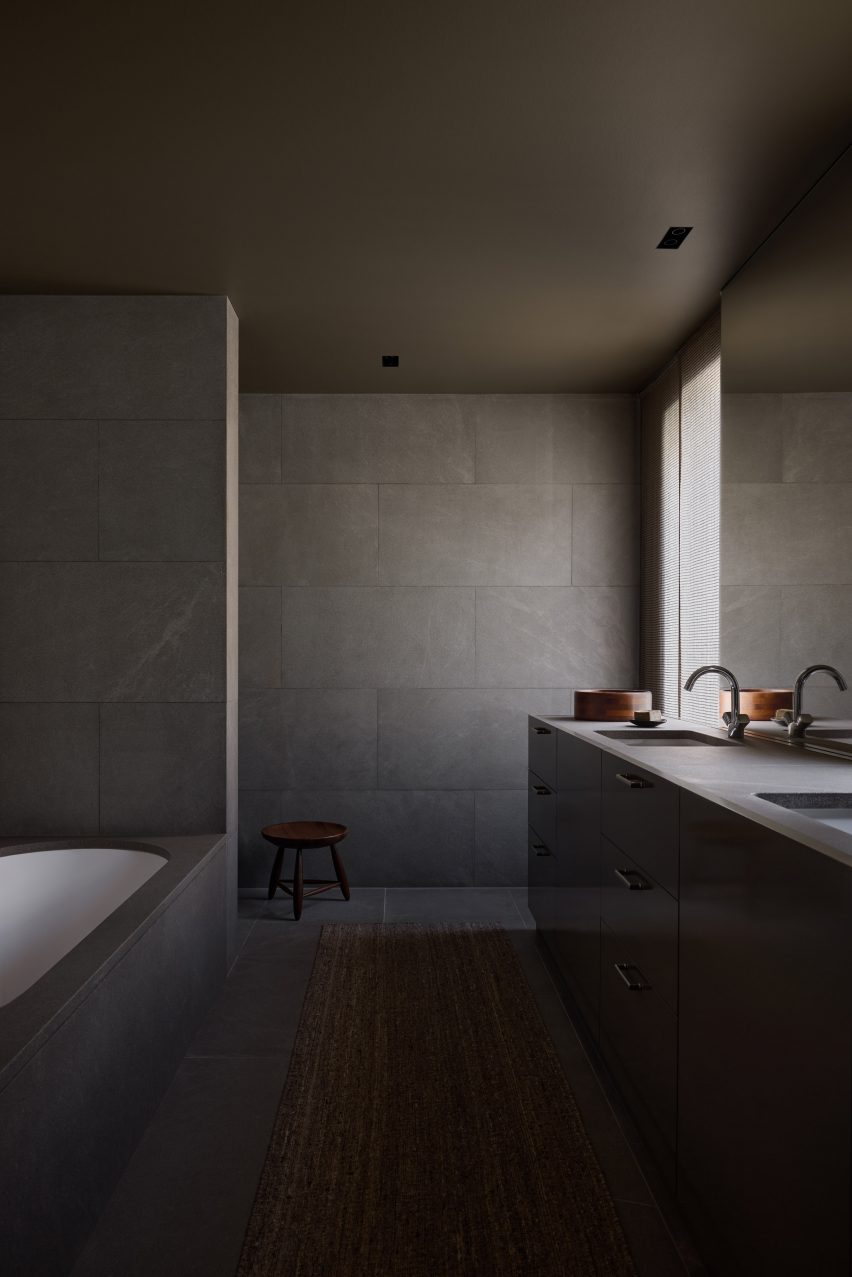 Bathroom in Townhouse VI in Kortrijk by Decancq Vercruysse
