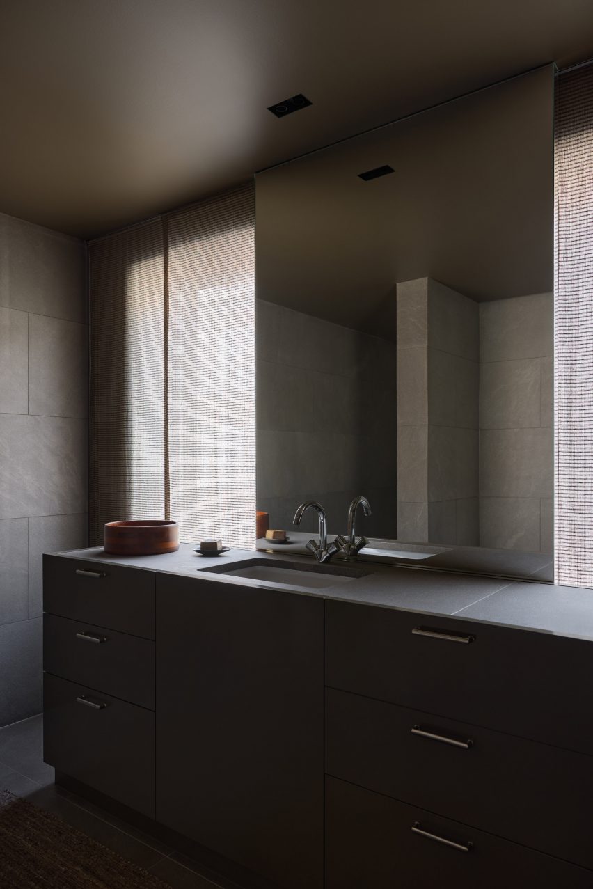 Bathroom in Townhouse VI in Kortrijk by Decancq Vercruysse