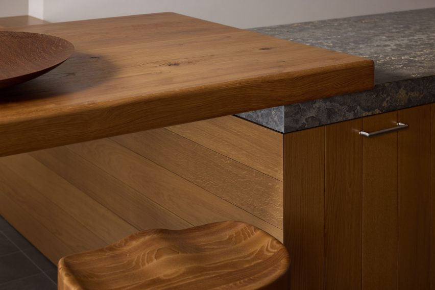 Breakfast bar detail in Townhouse VI in Kortrijk by Decancq Vercruysse