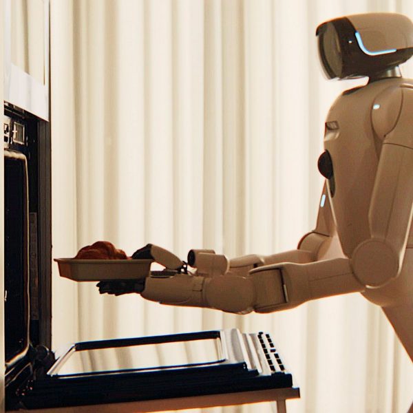 LG Cloid robot cooking