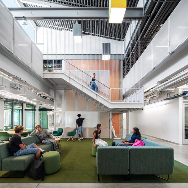 Malibu High School by Koningeizenbeg Architecture