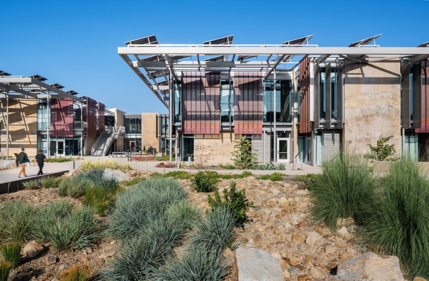 Malibu High School by Koningeizenbeg Architecture