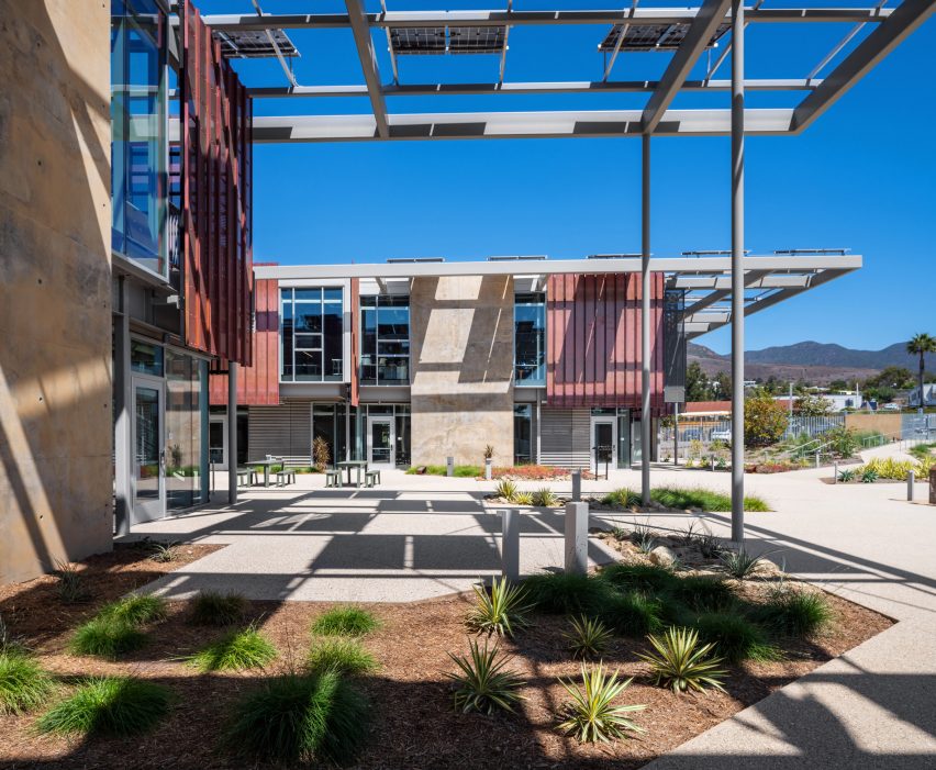 California school designed in response to environmental concerns
