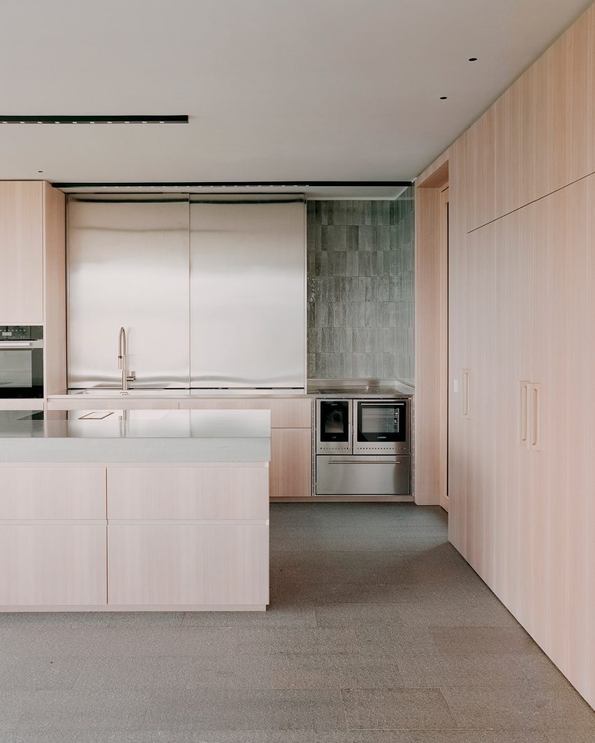 Hometown House by MoDusArchitects