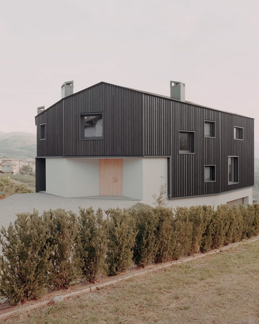 Hometown House by MoDusArchitects