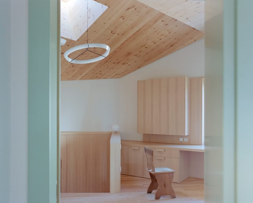 Hometown House by MoDusArchitects