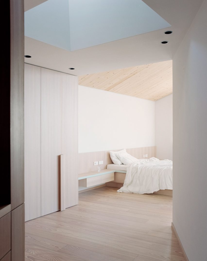 Hometown House by MoDusArchitects