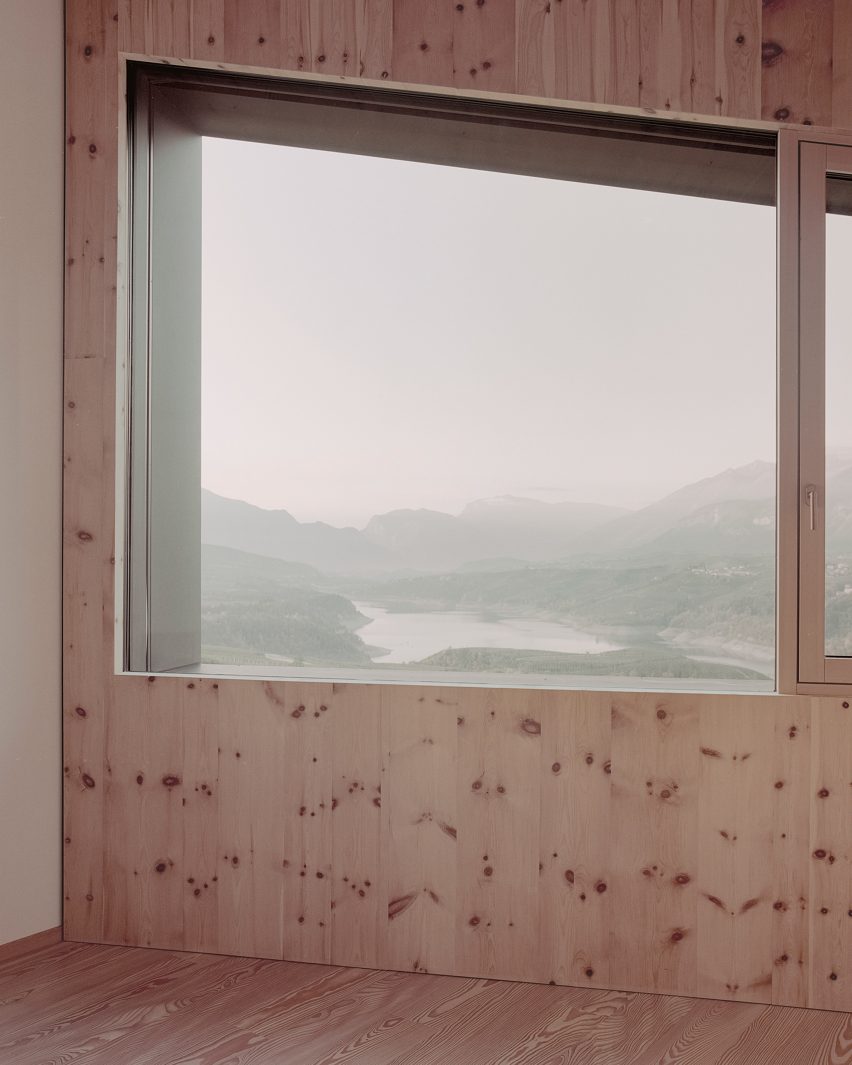 Hometown House by MoDusArchitects
