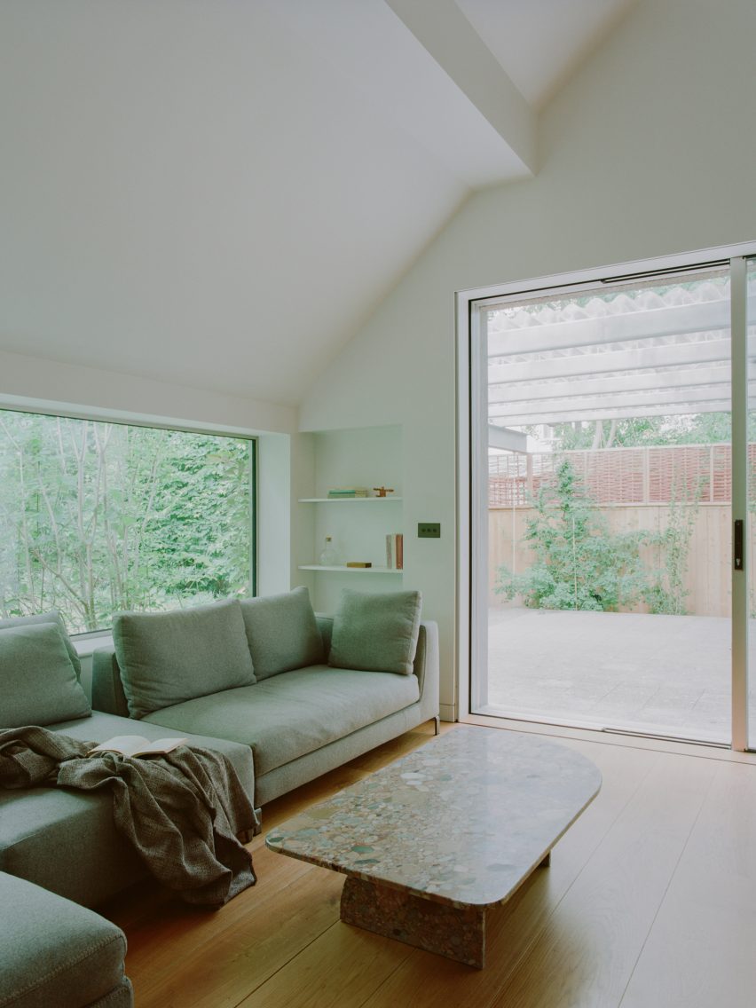 Exeter Road Pavilion by Neiheiser Argyros