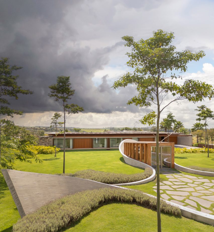 Nest Chapel in Brazil by Felipe Caboclo Arquitectura