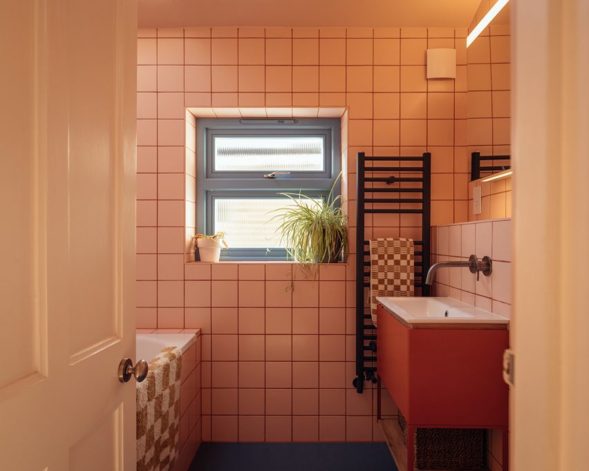 Peek-a-Blue by Nimtim Architects