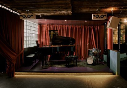 Piano set up in Funny Bar New York
