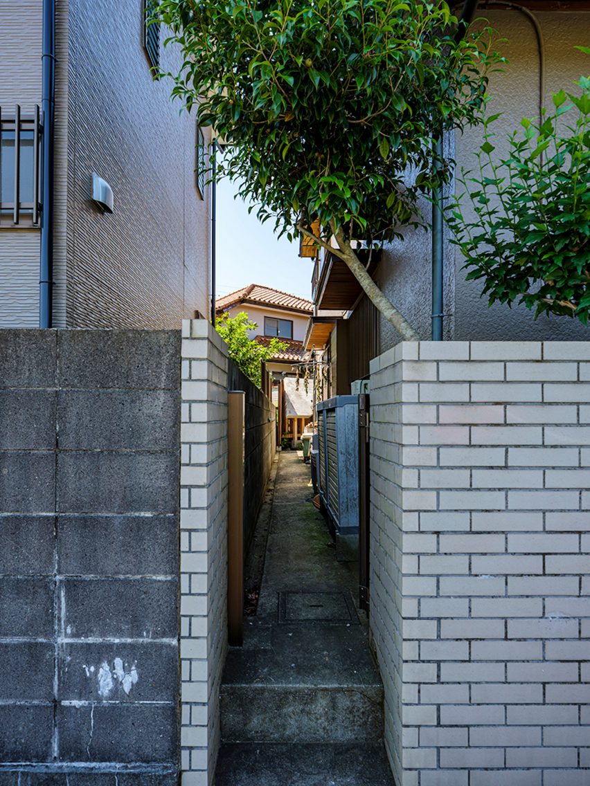 Sekiyuan tea room waiting area by Kurosawa Kawara-Ten