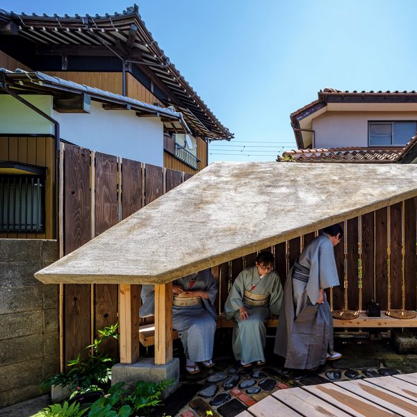 Sekiyuan tea room waiting area by Kurosawa Kawara-Ten