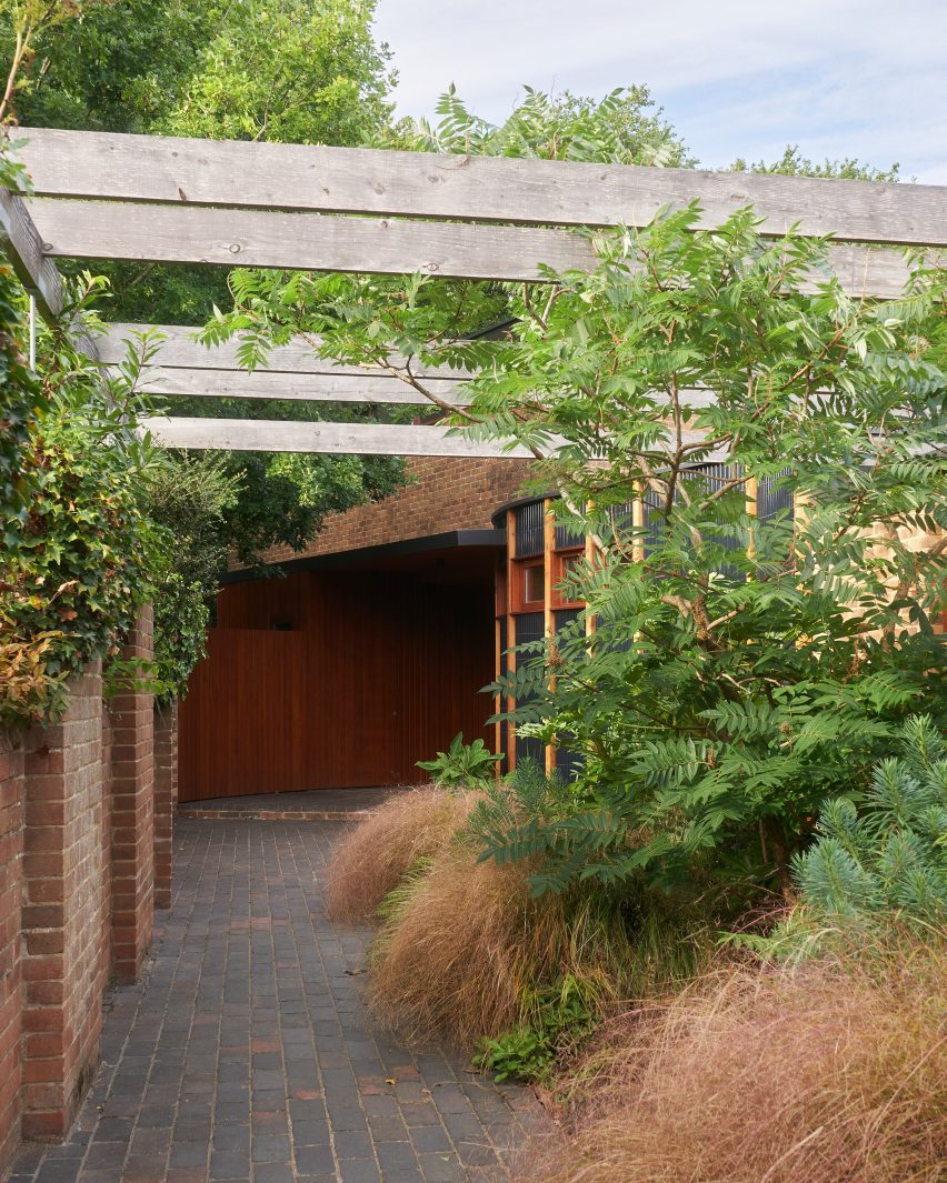 TH Residence by DeDraft