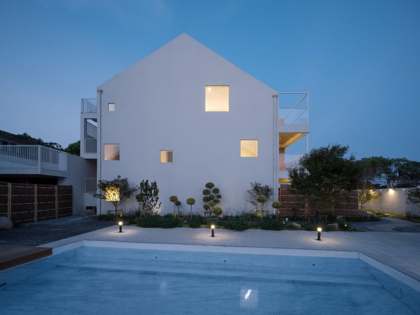 Guesthouse with swimming pool