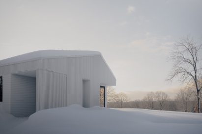 House in Canada by Atelier Kastelic Buffey