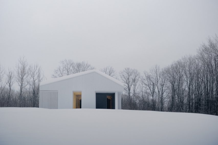 House in Canada by Atelier Kastelic Buffey