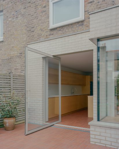 Rear extension by TYPE