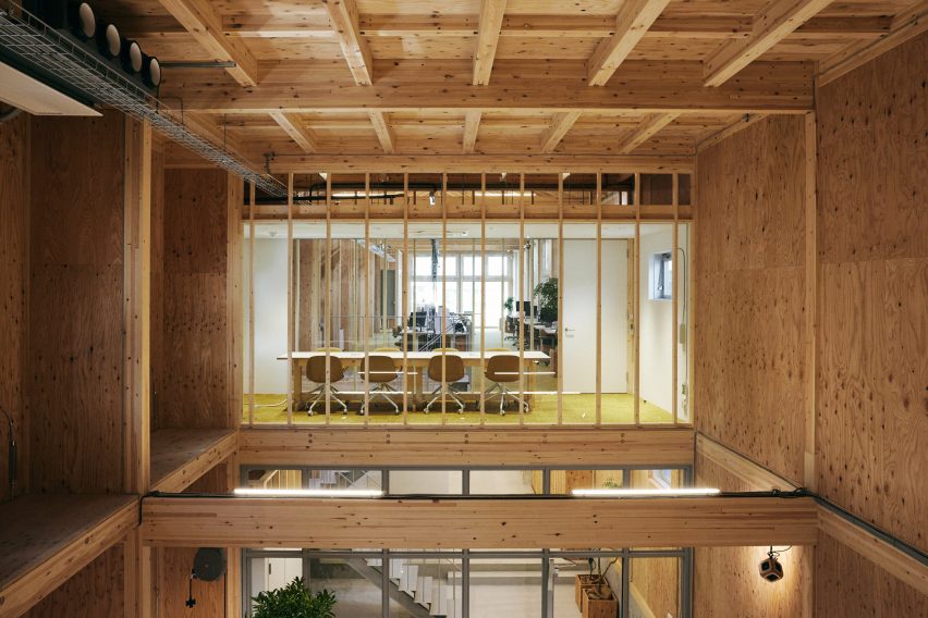 Meeting room in office by Schemata Architects
