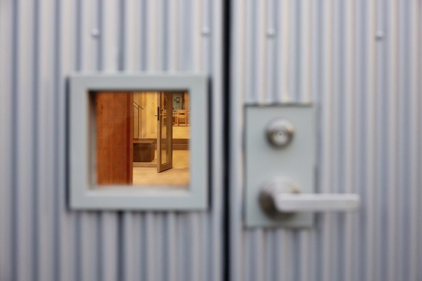 Uchida Shoten office by Schemata Architects