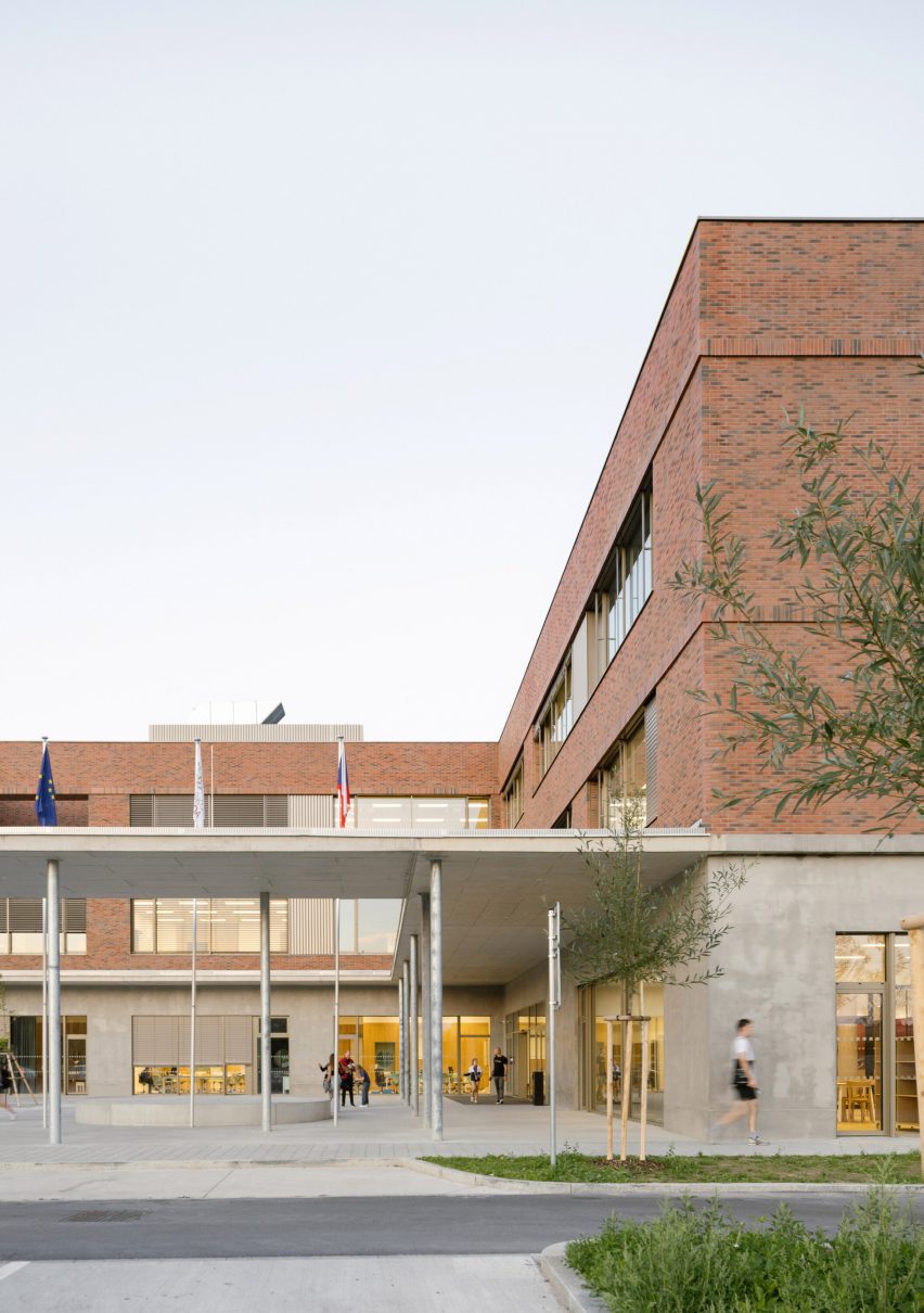 Vida Elementary School by Opočenský Valouch Architects