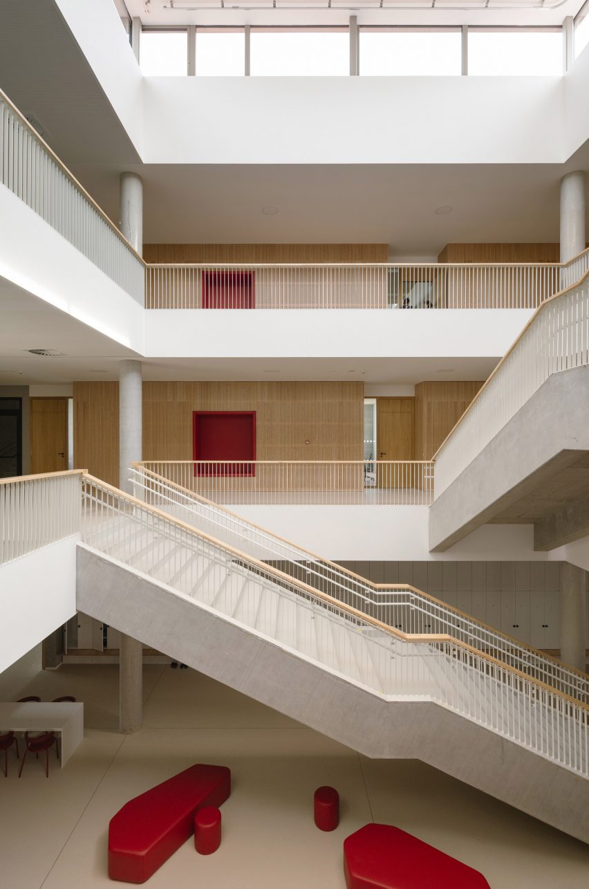 Vida Elementary School by Opočenský Valouch Architects