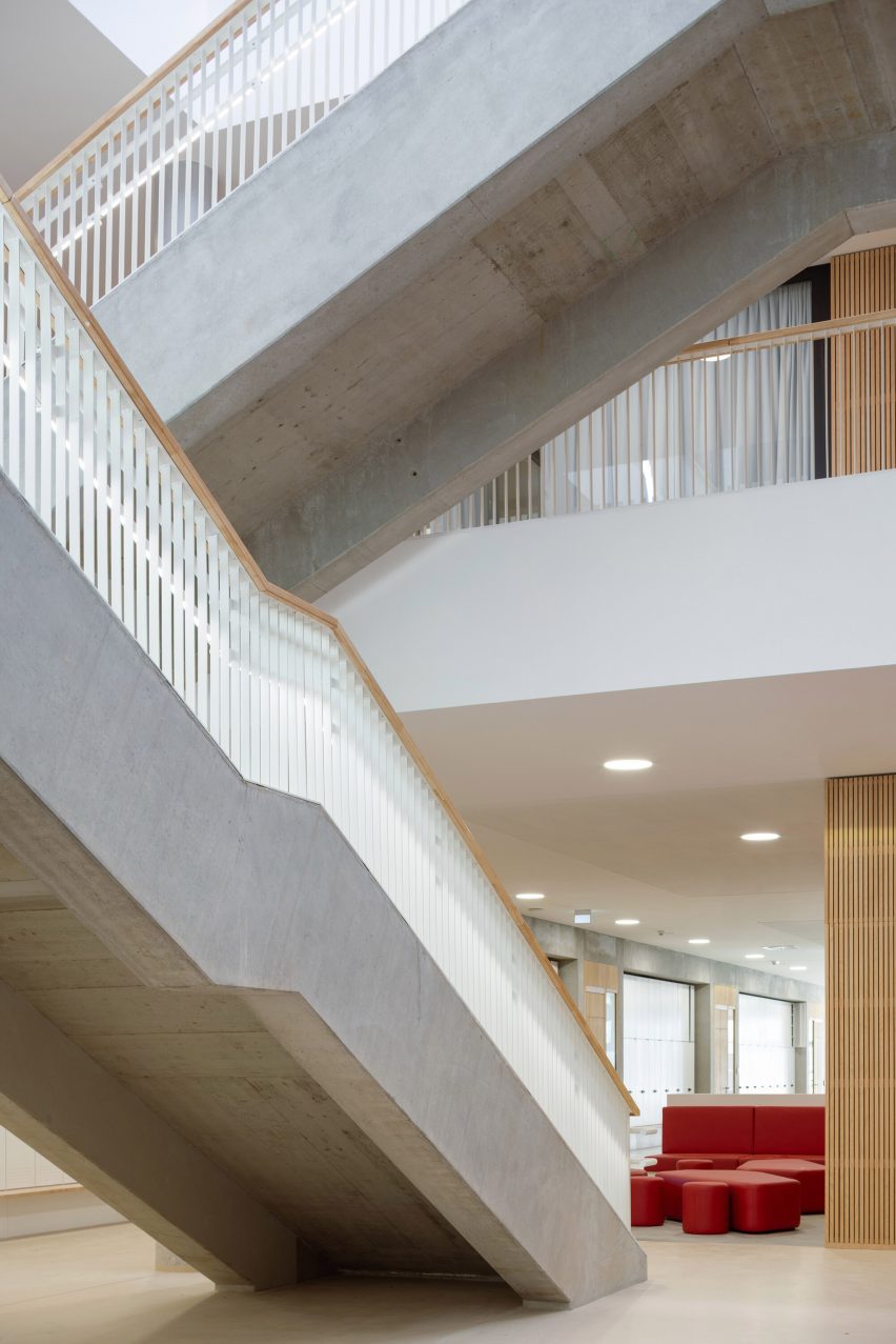 Vida Elementary School by Opočenský Valouch Architects