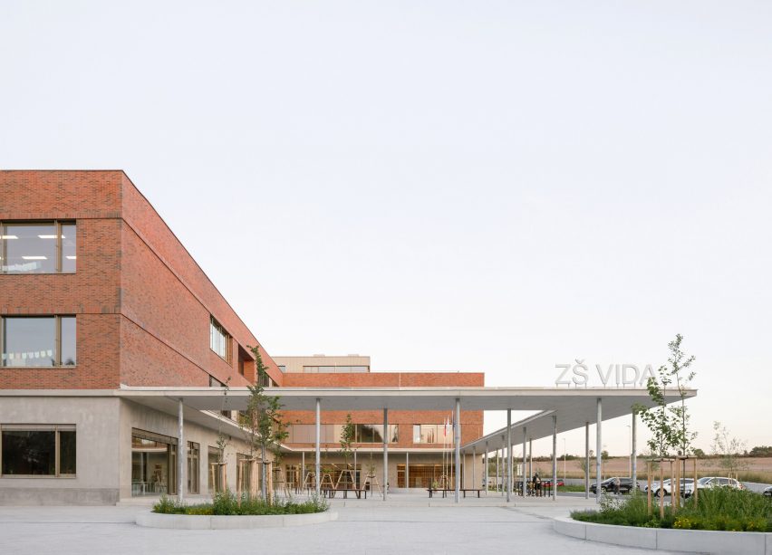 Vida Elementary School by Opočenský Valouch Architects