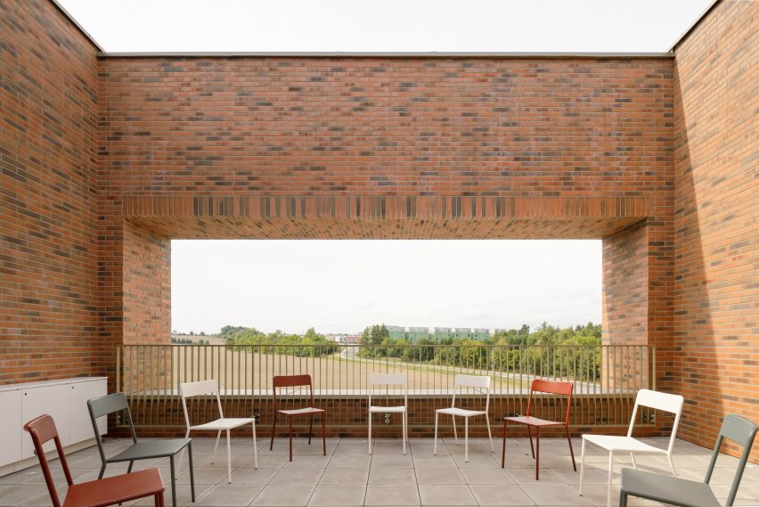 Vida Elementary School by Opočenský Valouch Architects