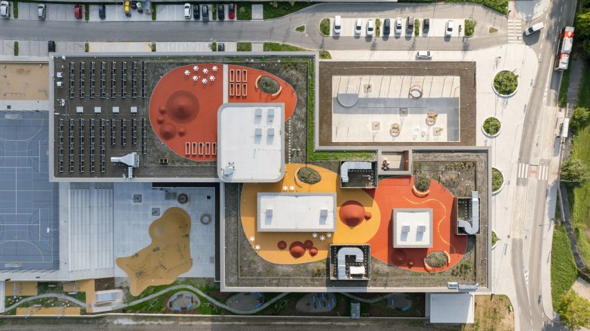 Vida Elementary School by Opočenský Valouch Architects