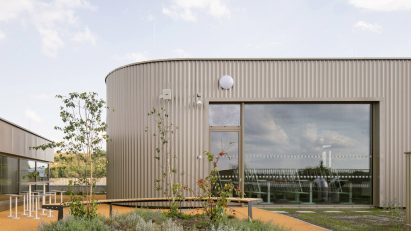 Vida Elementary School by OVA