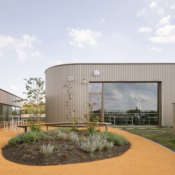 Vida Elementary School by OVA
