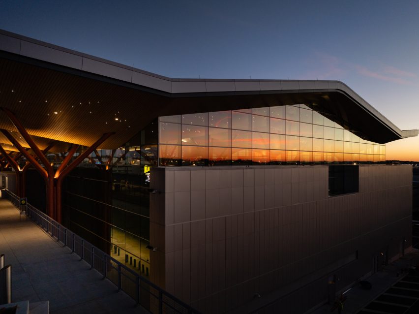 Pittsburgh Airport architecture