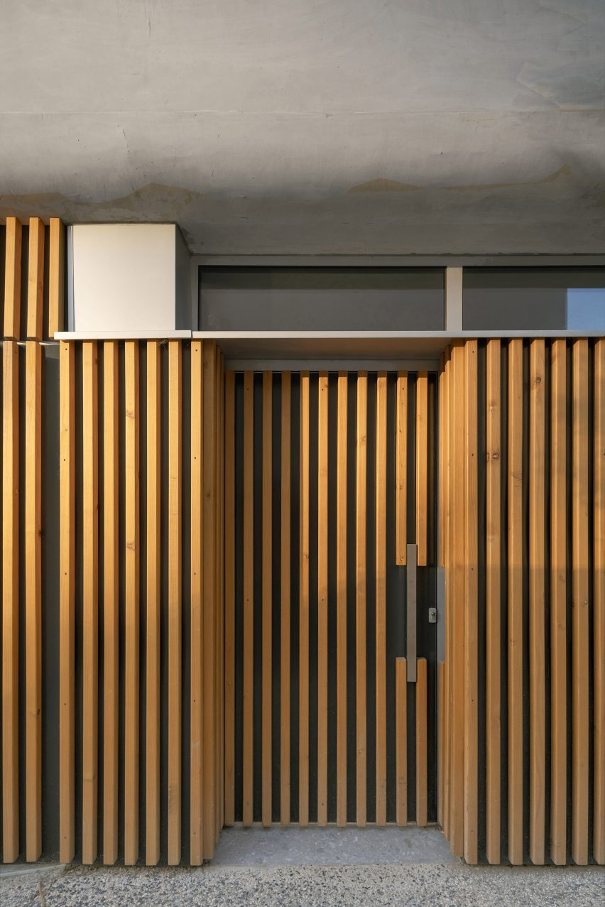 Timber screen