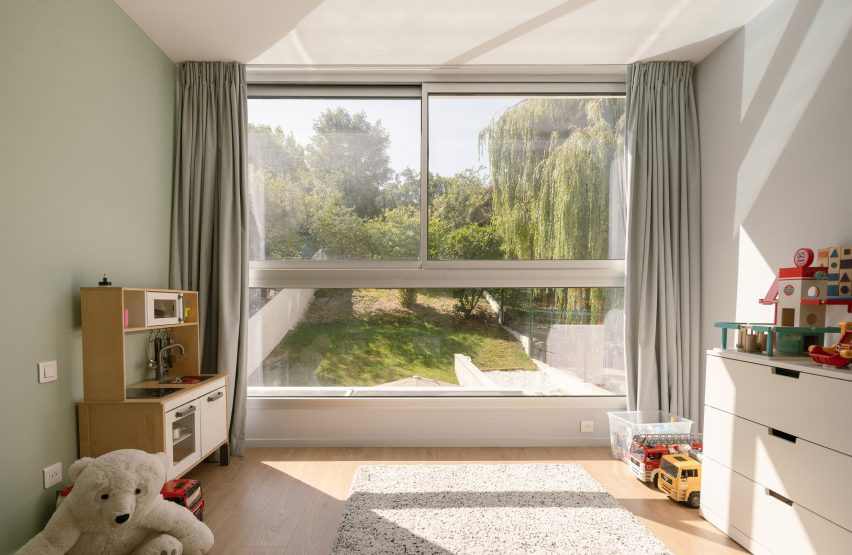 Window in 2in1 Houses at Noisy-le-Sec by MXarchitecture