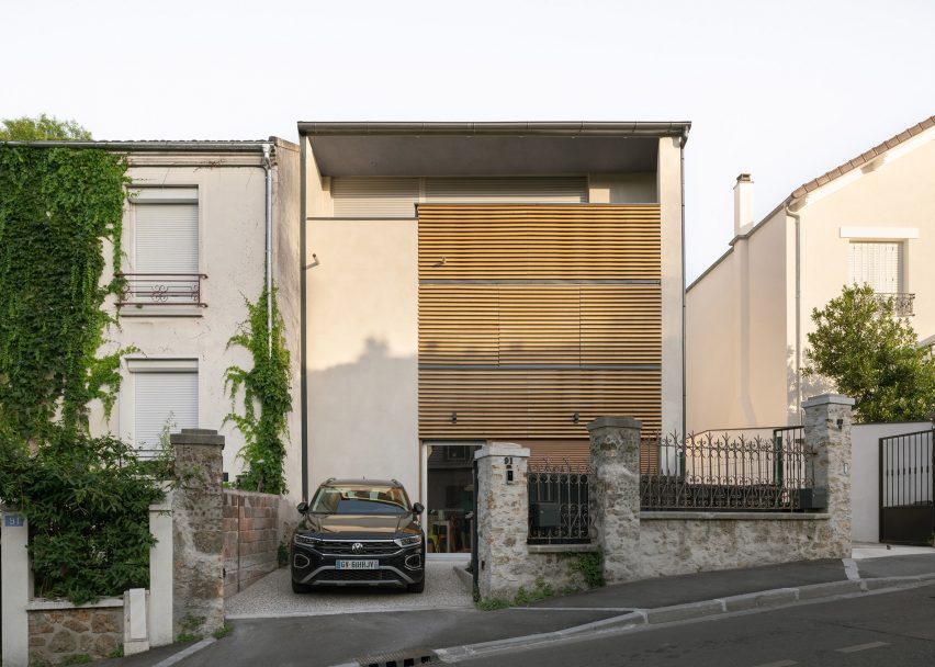 Street facade of 2in1 Houses at Noisy-le-Sec by MXarchitecture