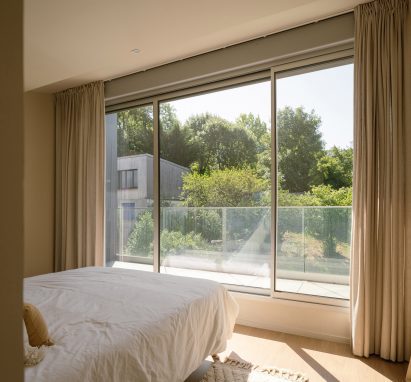 Bedroom in 2in1 Houses at Noisy-le-Sec by MXarchitecture