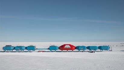 Halley VI Antarctic Research Station by Hugh Broughton Architects