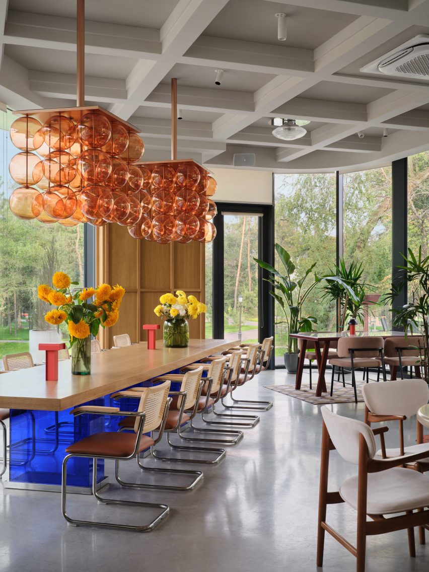 Aqqu Central Cafe